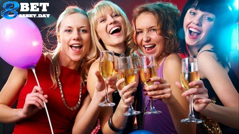 Giải mã giấc mơ thấy ăn tiệc điềm báo gì? Đánh số gì trúng lớn? 9 Mơ thấy ăn tiệc con số nào may mắn
