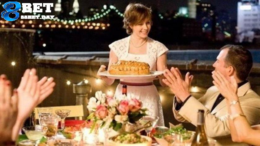 Giải mã giấc mơ thấy ăn tiệc điềm báo gì? Đánh số gì trúng lớn? 8 Mơ thấy ăn tiệc mang lại những ý nghĩa gì tốt hay xấu